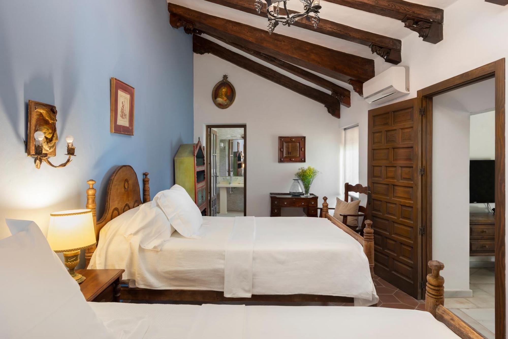 Suites Cortijo Fontanilla Кониль-де-ла-Фронтера Экстерьер фото